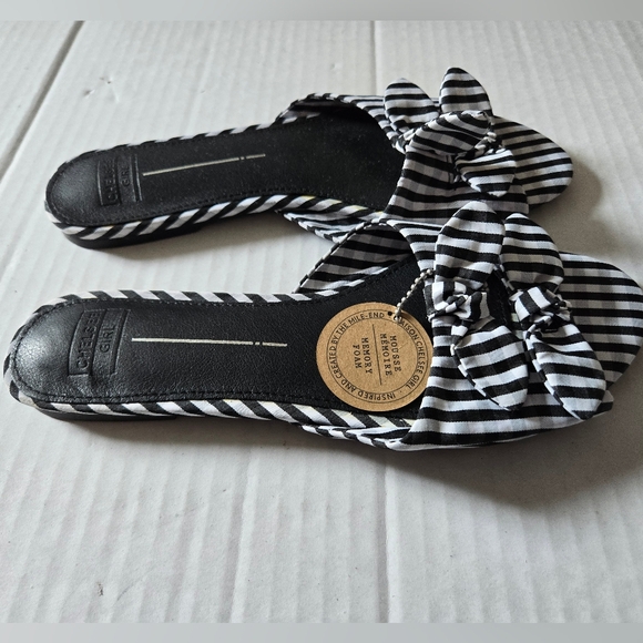 Chelsee Girl Memory Foam Black/White Shira Sandals Size 7 - Picture 2 of 10